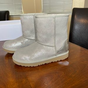 Classic ii shimmer metallic bootie Clearance